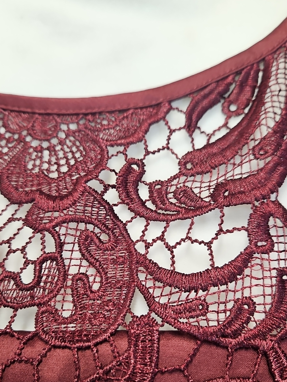 Sz 10 burgundy/wine Sleeveless Fully Lace Sheath Cocktail Dress by Adrianna Pape - Picture 11 of 13